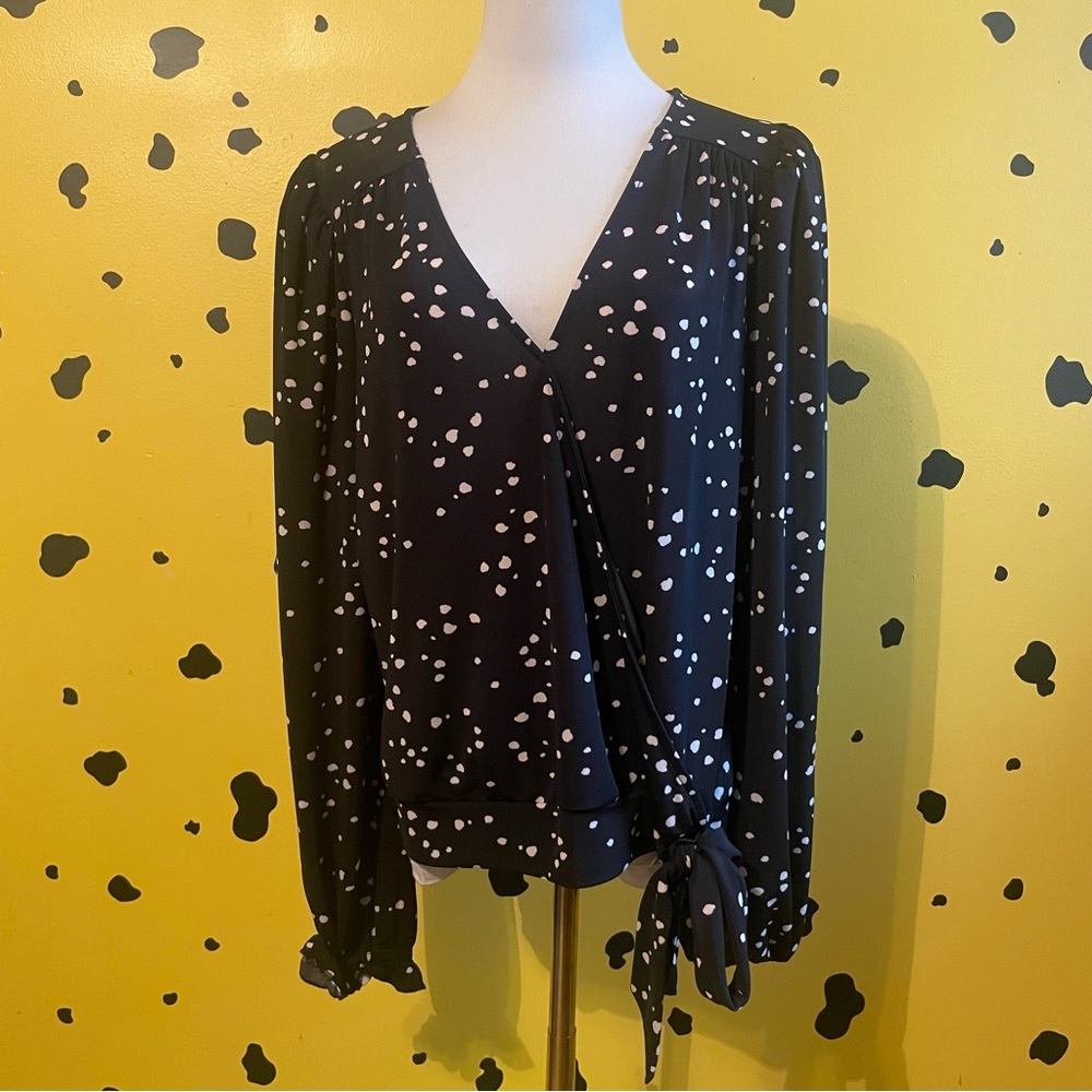 black + white wrap blouse • polka dot • size L Officecore Feminine Retro Preppy